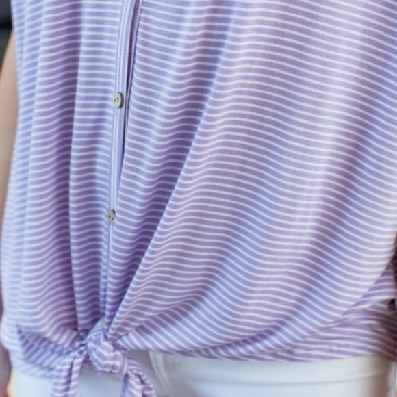 Button front tunic with V neck line - Picture 3 of 3